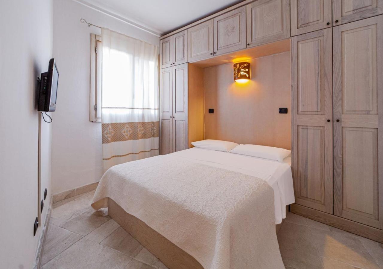 Murphy Holiday Home - Ester'S House La Maddalena  Bagian luar foto