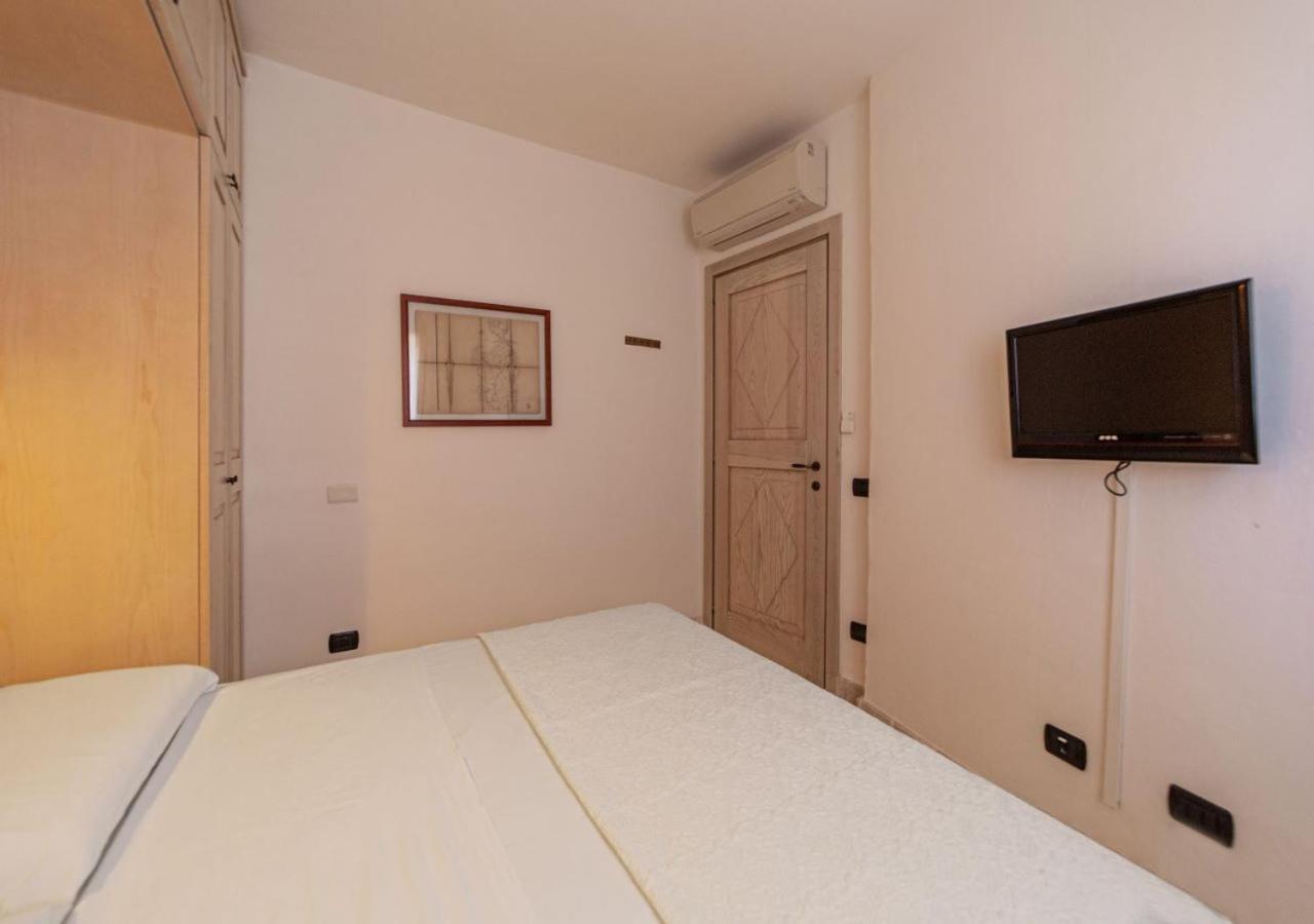 Murphy Holiday Home - Ester'S House La Maddalena  Bagian luar foto